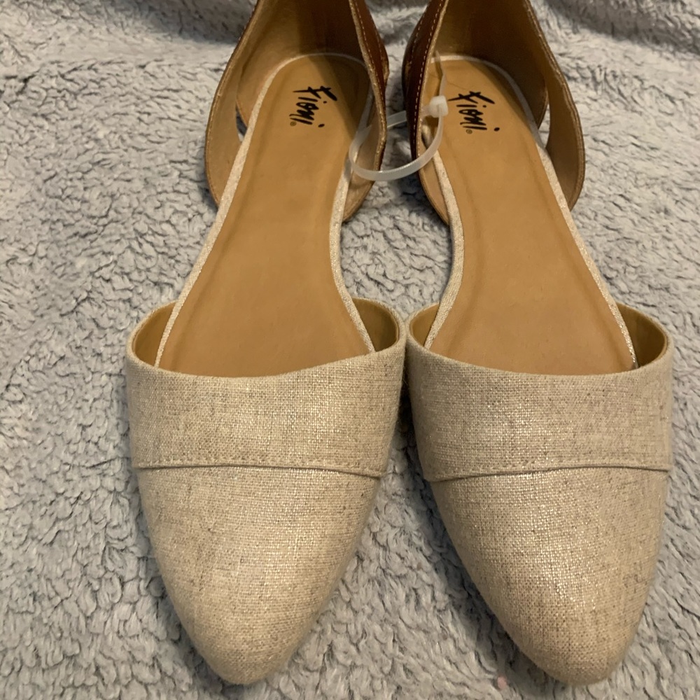 Women’s gently used flats